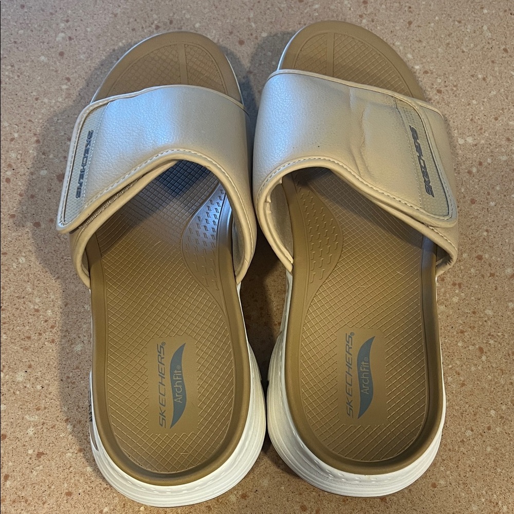 Skechers Men’s Beige Slide Archfit Sandals size 13